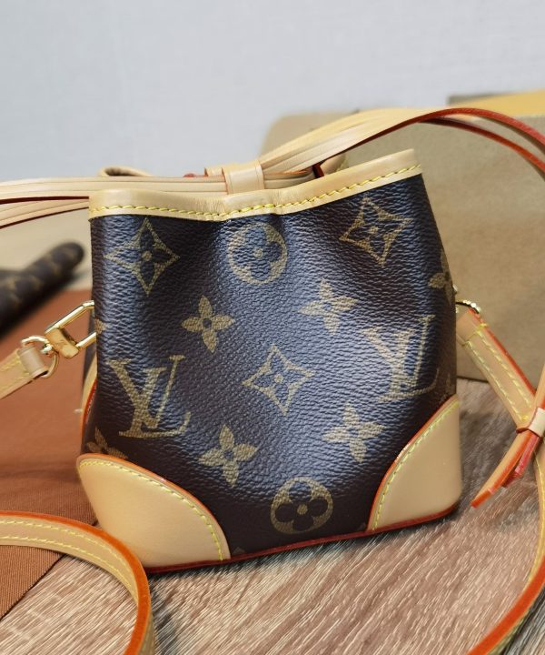 a30c7f5abc384352a4d7e4c8eb9e0bc5-1