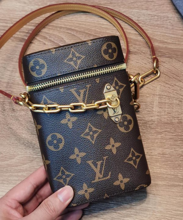 a376d474680d4ded9d457ea0155ecbe8-1