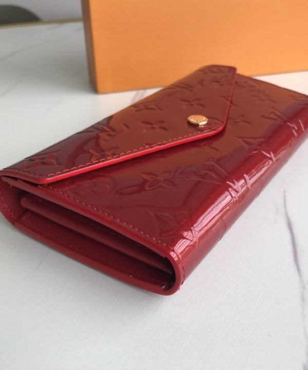 a65d585e09c74836a670a907ee543928-1