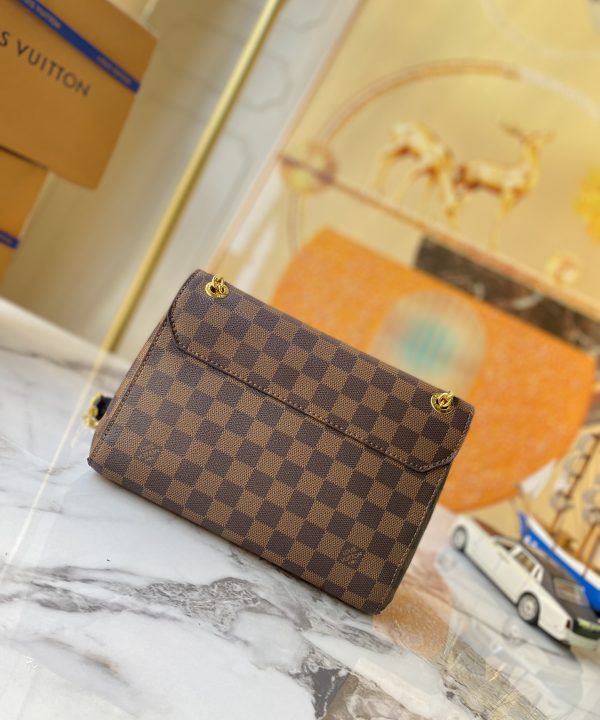 a89265e2818946449b7ea99794beed13-1