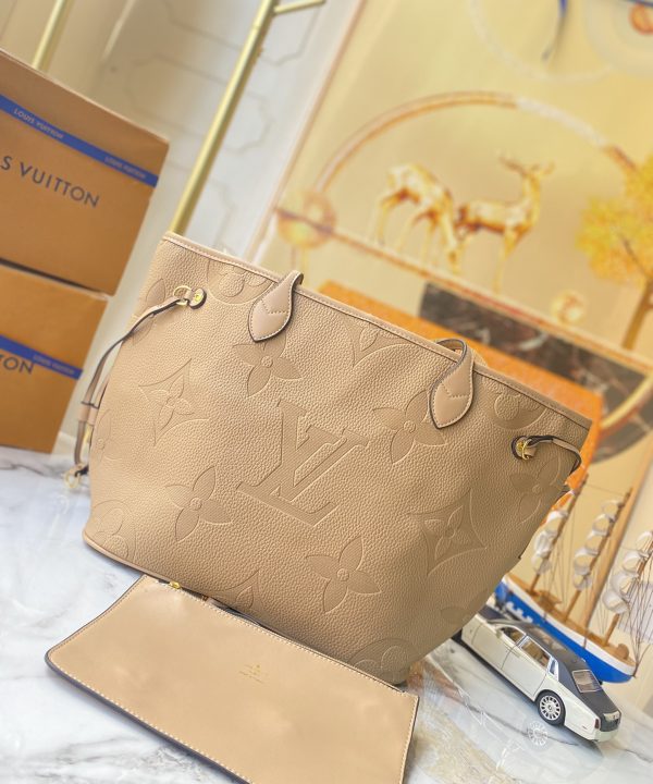 ace96e0fe71b41738e04504a6d8e0289-1