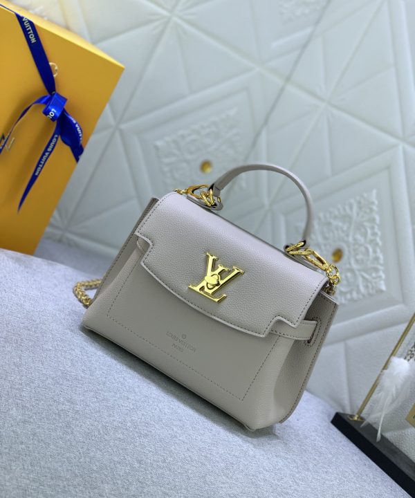 aed3a3b7474c43a2907d2a3ce7a3409a-1