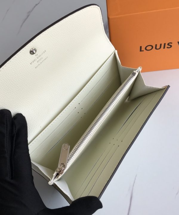 b1ba22aa933b4406a45f624665543edb-1