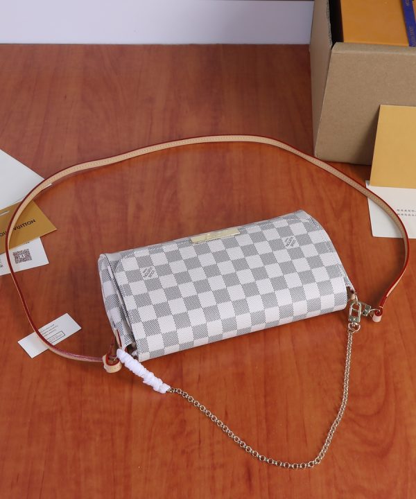 b225c02722c6408f82b7d618c192898f-1