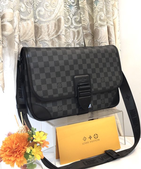 b233288777d24694be889f99d42270c8-1