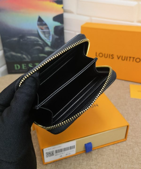 b595065231064f80afeedee7e05806a4-1