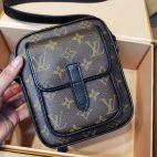 b6cd496b76b24d358139c2fc7e846fa7-1