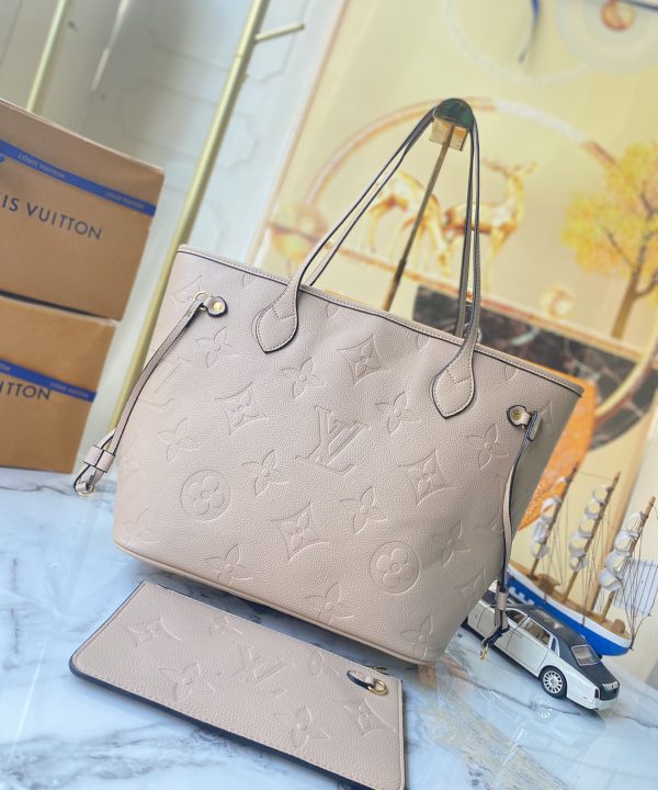 b9d24070ff3a472dad4d7ed78f03f673-1