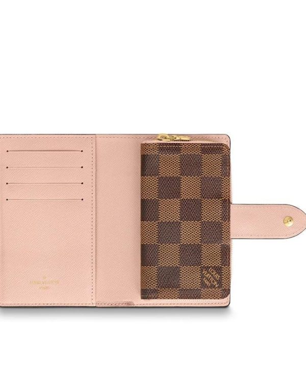 bbba1788c8944e62bdb9508a50a3ee41-1