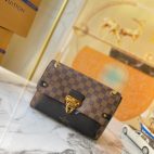 bc5c773eeffb48129af9dcc47506aa47-1