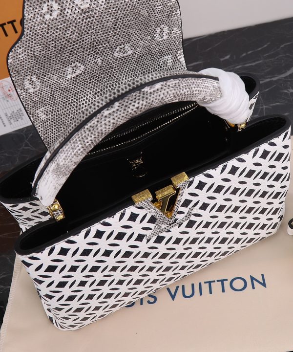 c64806106cb6416f8cf2cc389b60f401-1