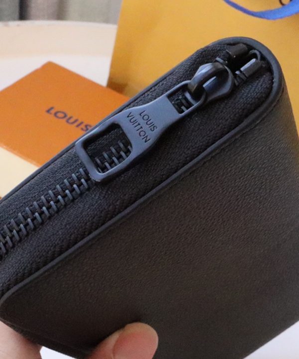 c86a5b66570442a6beff651474098dbd-1