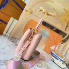 c9521b37e24d462484efcee16336e6ce-1