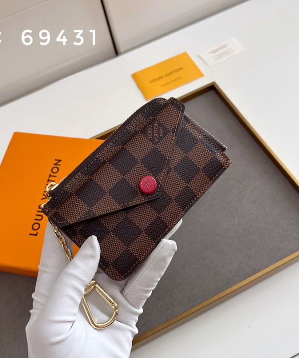 cdc0ef1d888345398b896c99143060bc-1