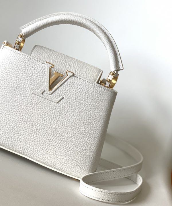 ce98f5ae60604202b25ead7a8df2915f-1