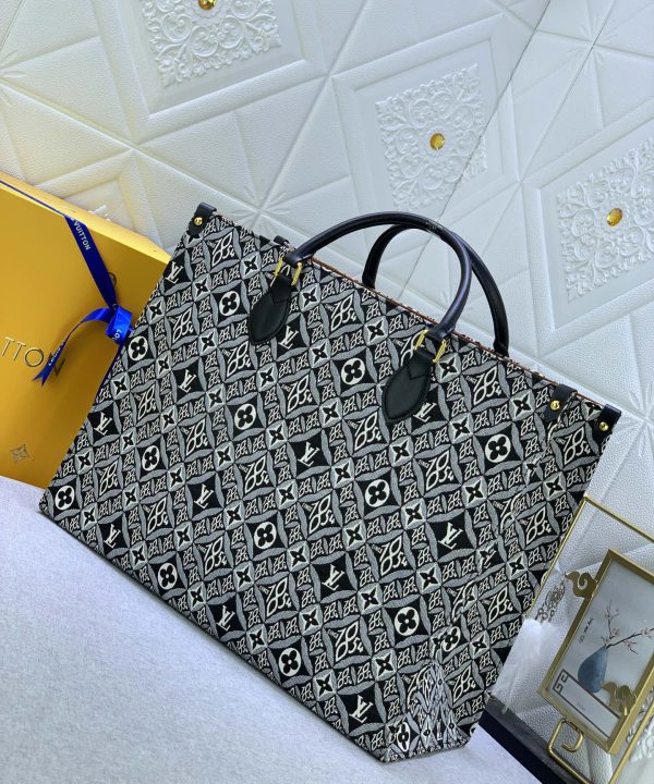 d4ee137cc16549d4823ce2a6b3767709-1