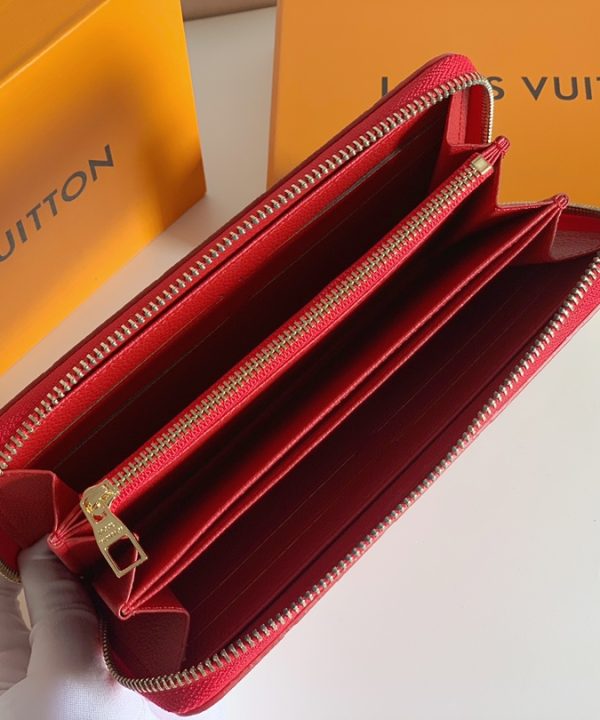 d61ce66b85c84cd995718fef5630a018-1