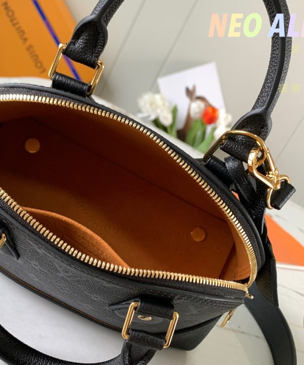 d663e61927af48c69aa5a5e7a7bc7dfc-1