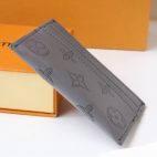 d93b9aab4a084f15a4b19a97ac4fc46b-1