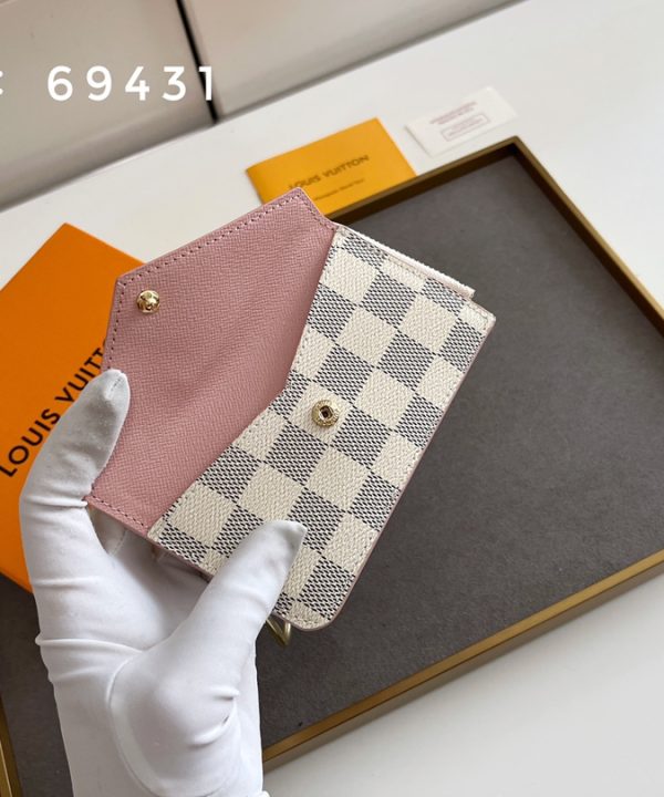 db0b0aedfe3b49bcbef9acb274028fa1-1