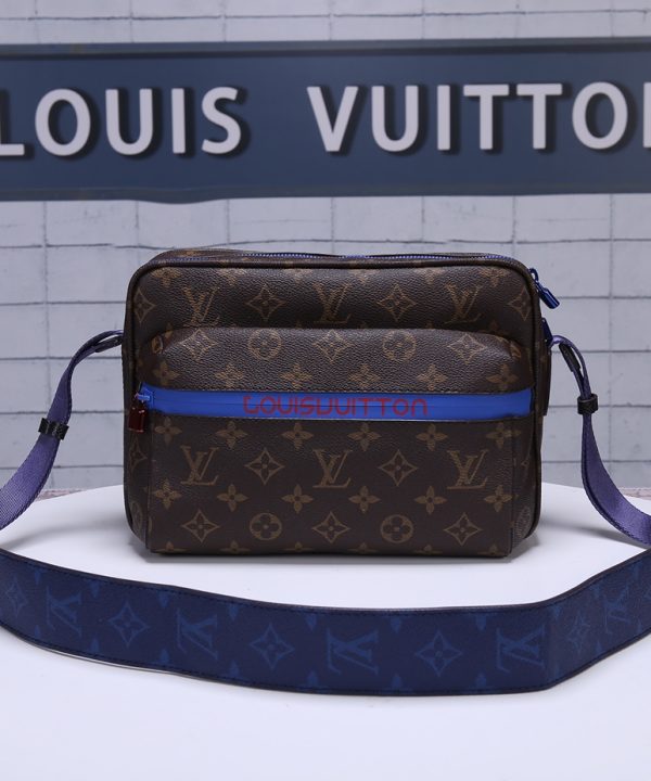 e37260cd9f3343bb9b32684599e57c23-1