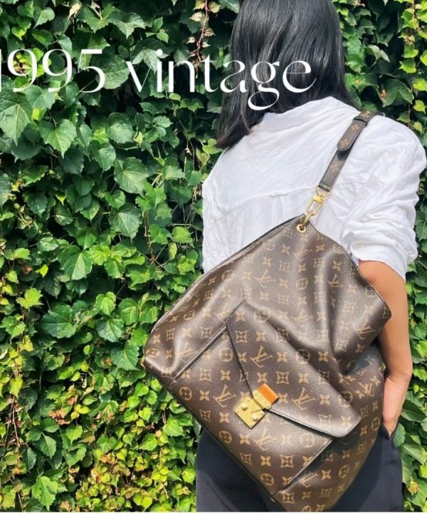 e450d6d7ab994b6d99b15874c0a75585-1