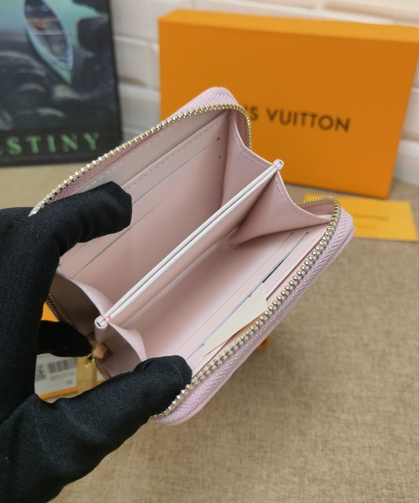 e5136a85fc42415ea55d1abaff36bc8d-1