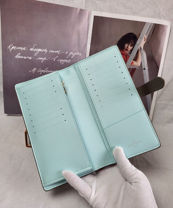 e54503f01c024f08bfbaec5befc9567e-1