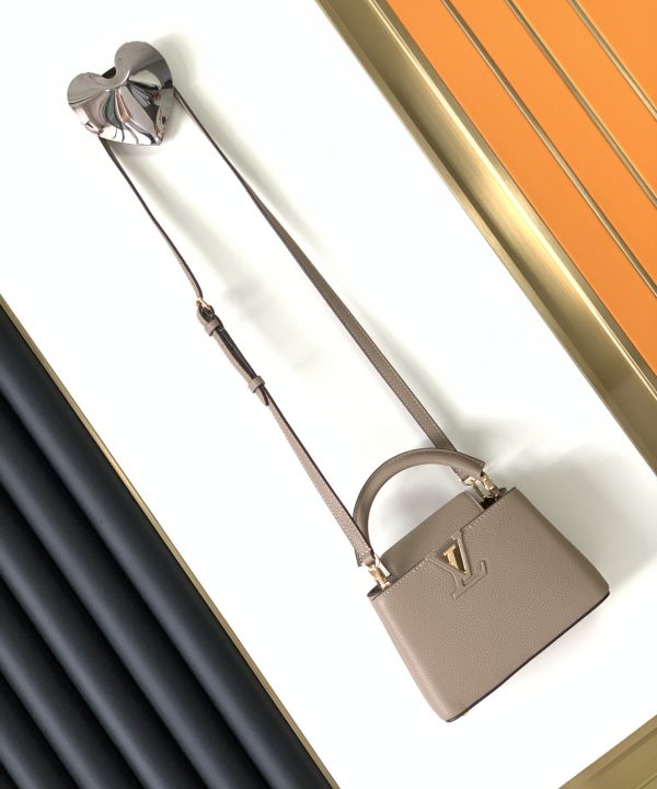 edbb7f526a0541e6b75055f63479dd9e-1