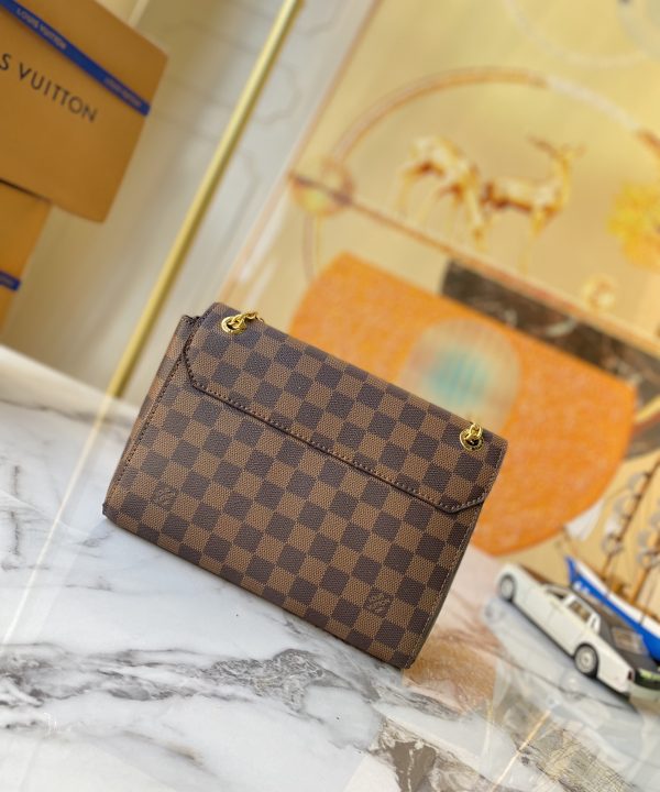 f013034a514c4f97894e02f0bdb68ba0-1