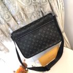 f6ed7d47aefa427d8571297b7d0e20cd-1