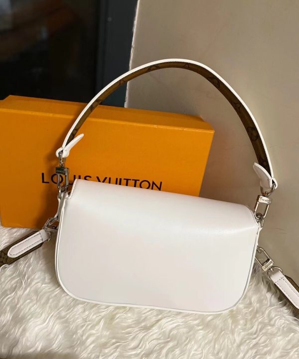 fff4c79111044bd1b762b45390e32e57