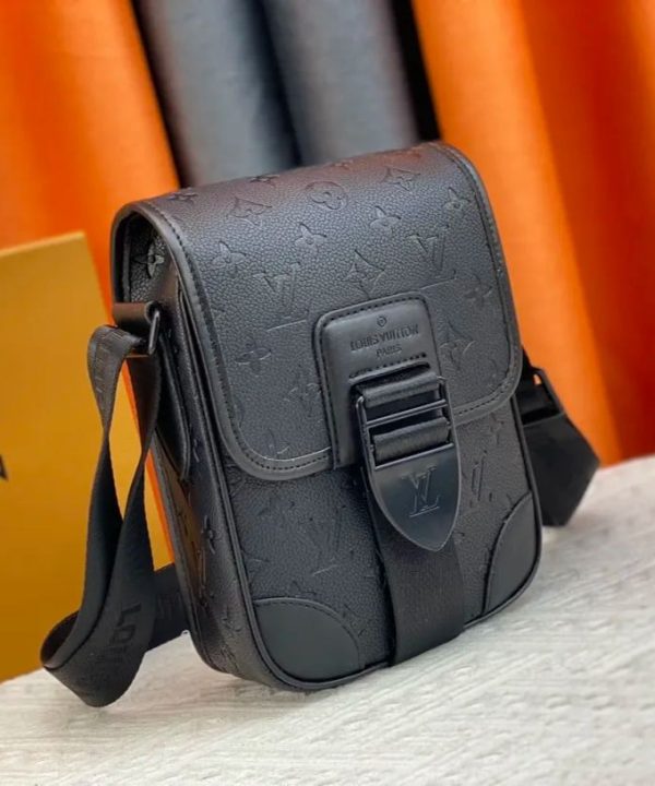 imageName1702369690101-1