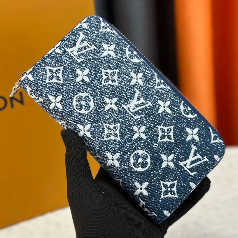 【Louis Vuitton 財布】Vivienne Holidays 19.5 x 10.5 x 2.5CM