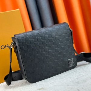 【Louis Vuitton バッグ】DISTRICT 25 x 22 x 7CM