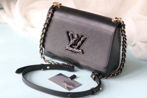 海外発送(10-15日にお届け)  LOUIS VUITTON レディース  バッグ 23x17x9.5CM