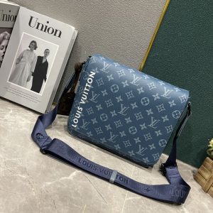 海外発送(10-15日にお届け)  LOUIS VUITTON メンズ バッグ 25 x 22 x 7 CM