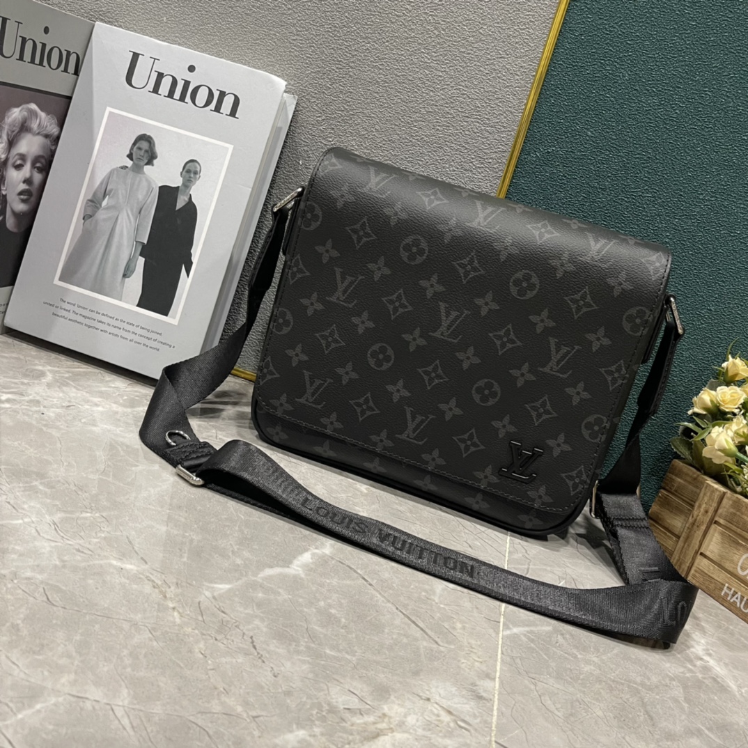 海外発送(10-15日にお届け)  LOUIS VUITTON メンズ バッグ 25 x 22 x 7 CM