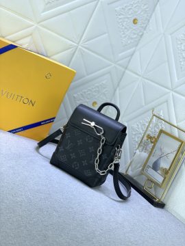 海外発送(10-15日にお届け)  LOUIS VUITTON レディース  バッグ 15 x 18 x 7CM