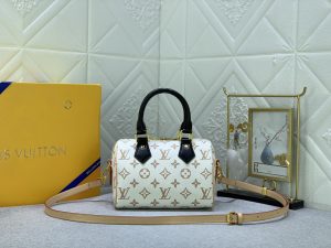 海外発送(10-15日にお届け)  LOUIS VUITTON レディース  バッグ 20.5 x 13.5 x 12CM