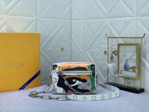 海外発送(10-15日にお届け)  LOUIS VUITTON レディース  バッグ 18.5 x 13.0 x 8.0CM